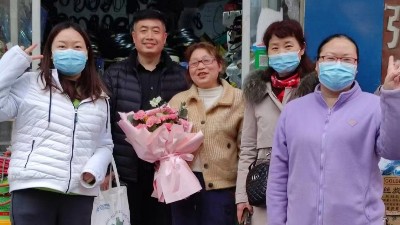 商海鏗鏘玫瑰----拓牌潤(rùn)滑油經(jīng)銷商馮總
